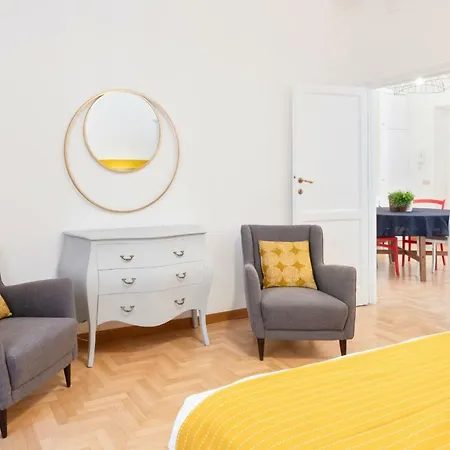 Two Bed Flat 200mt From S. Giovanni In Laterano 아파트 로마